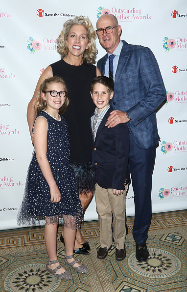 Jan Singer With Family At The Outstanding Mother Awards